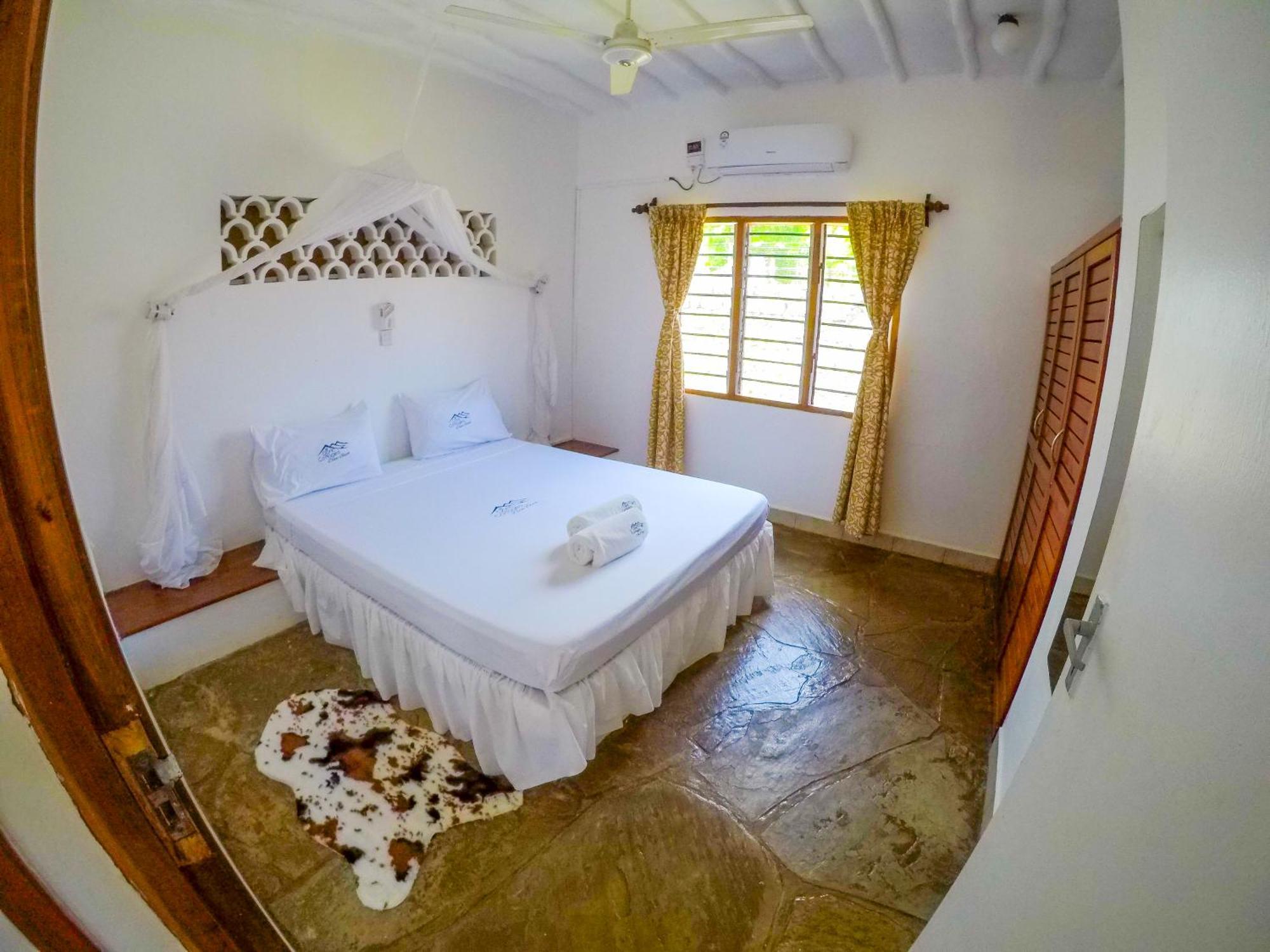 Doric Diani Holiday home