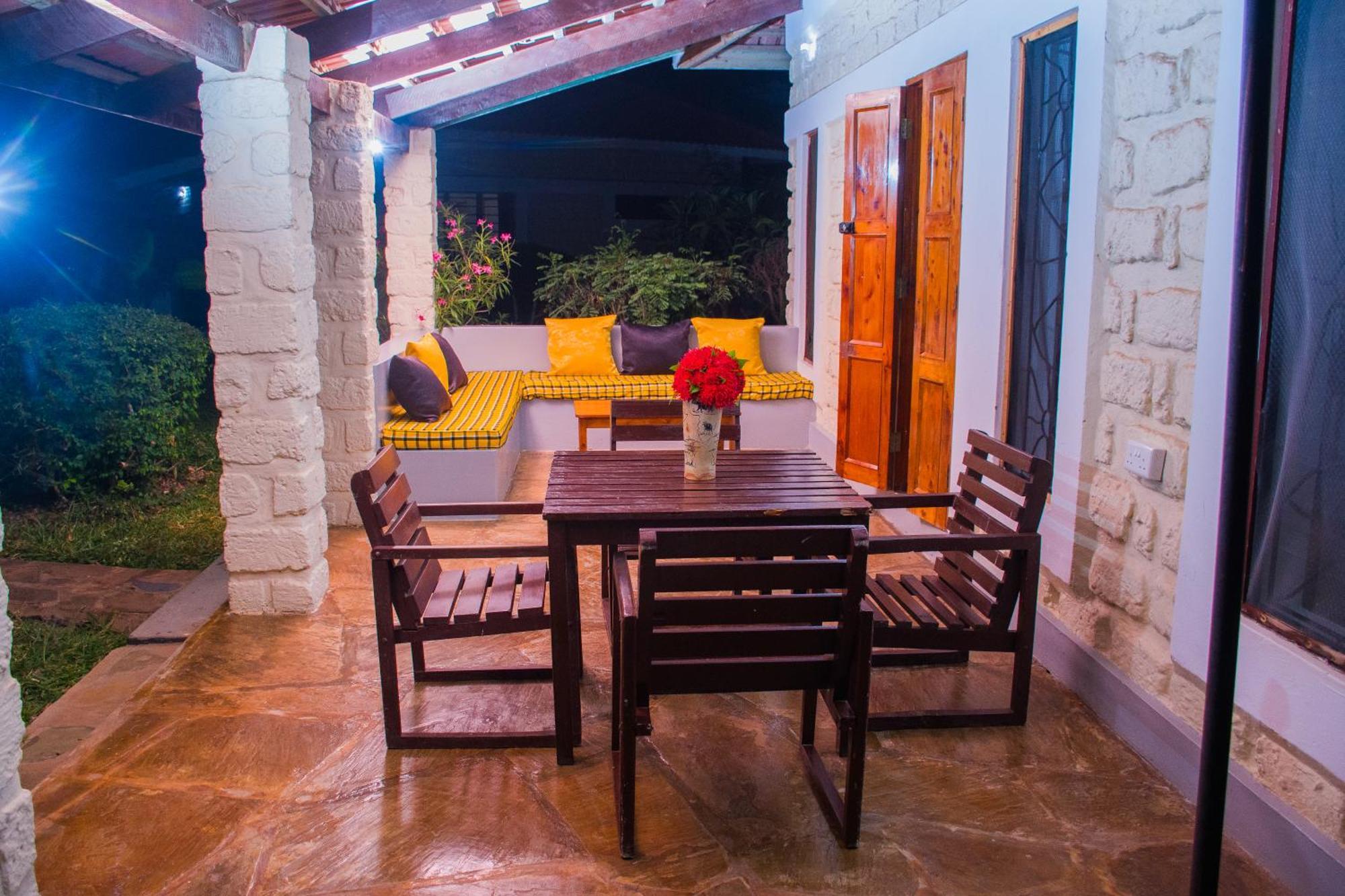 Doric Diani Diani Beach
