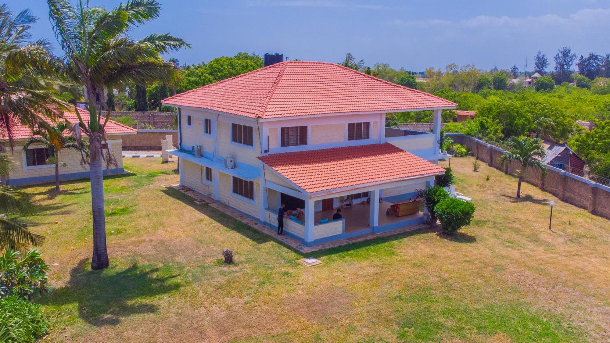 Doric Diani Holiday home *