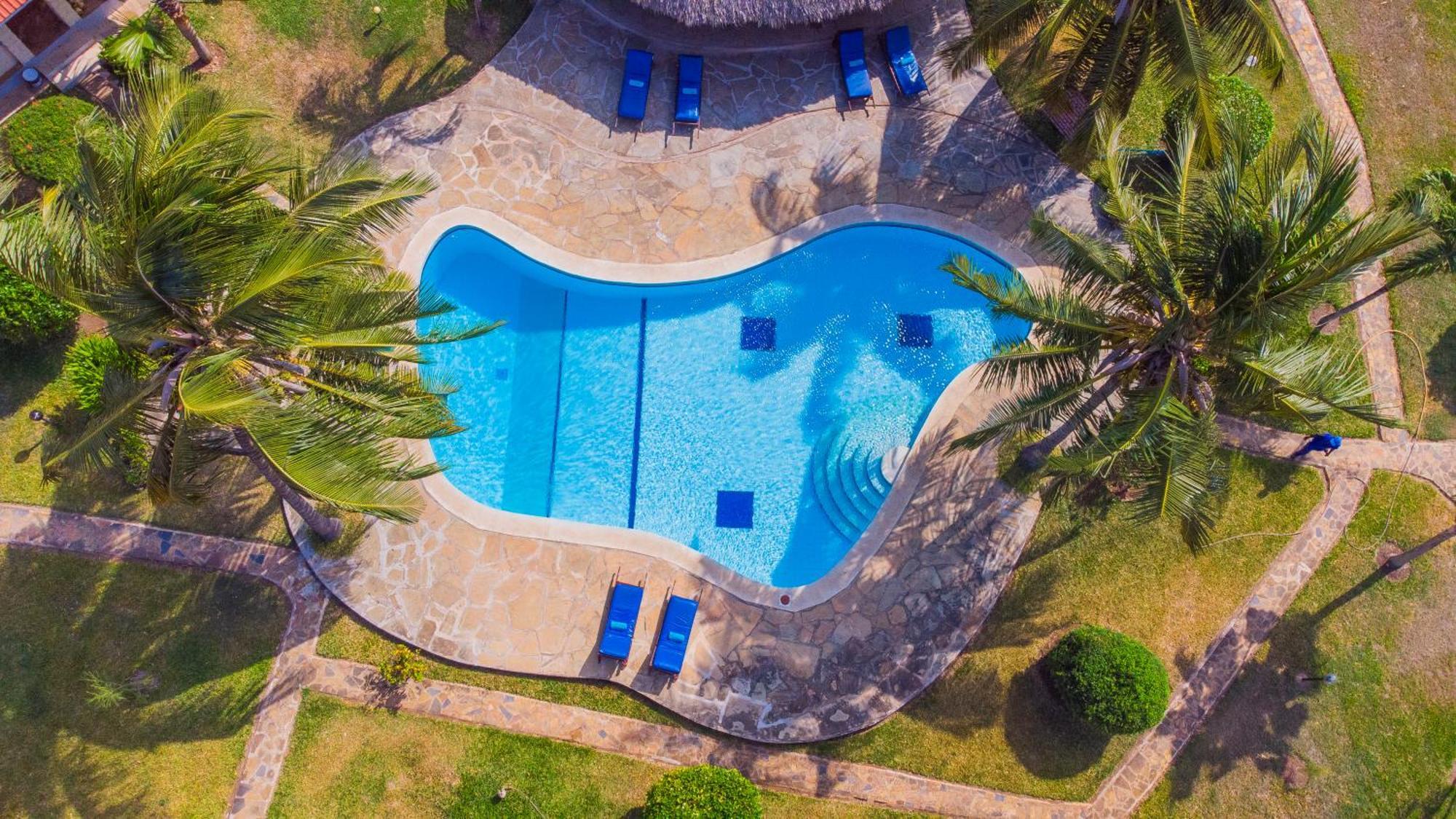 Doric Diani Diani Beach